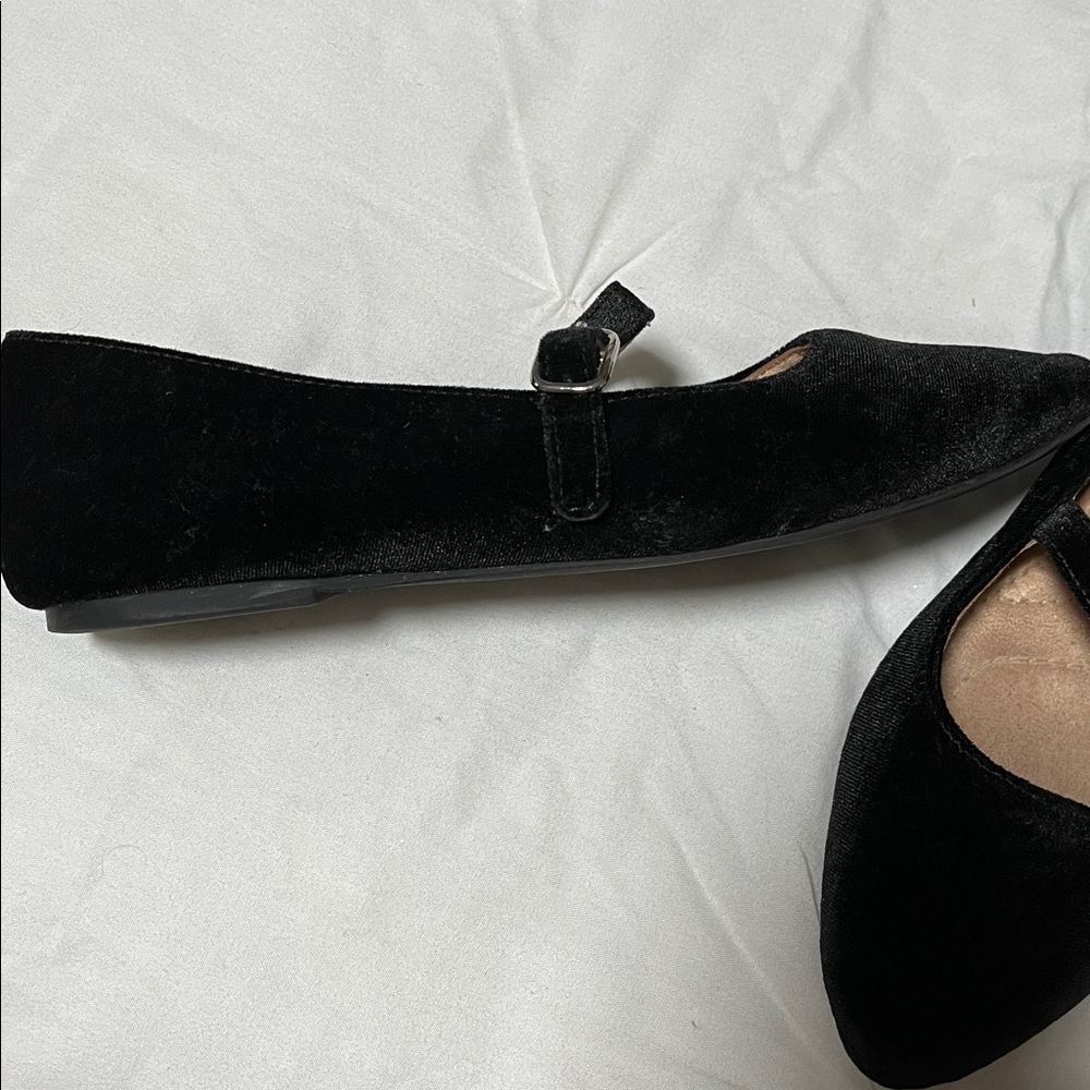 Black Velvet Flats - Picture 3 of 3